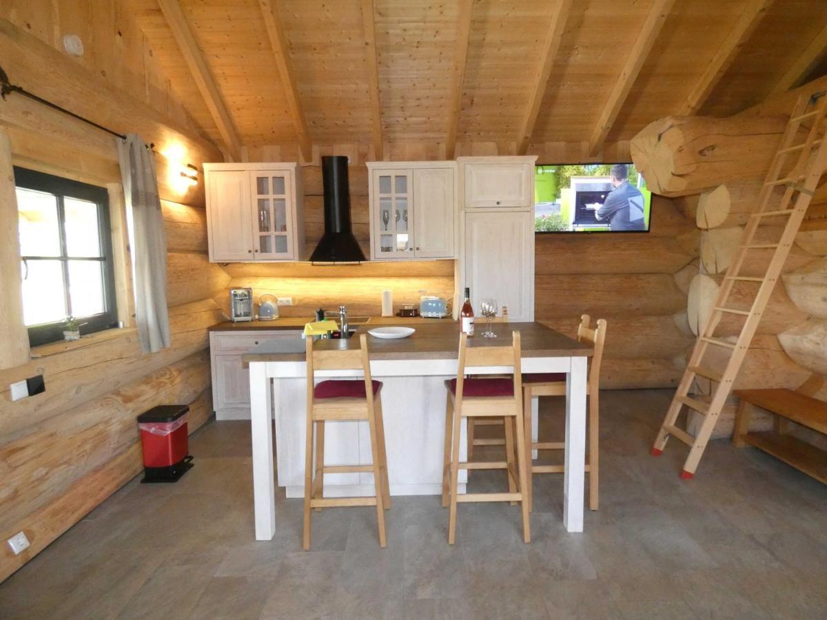 Groß Nemerow Naturstammhaus Tollensesee מראה חיצוני תמונה