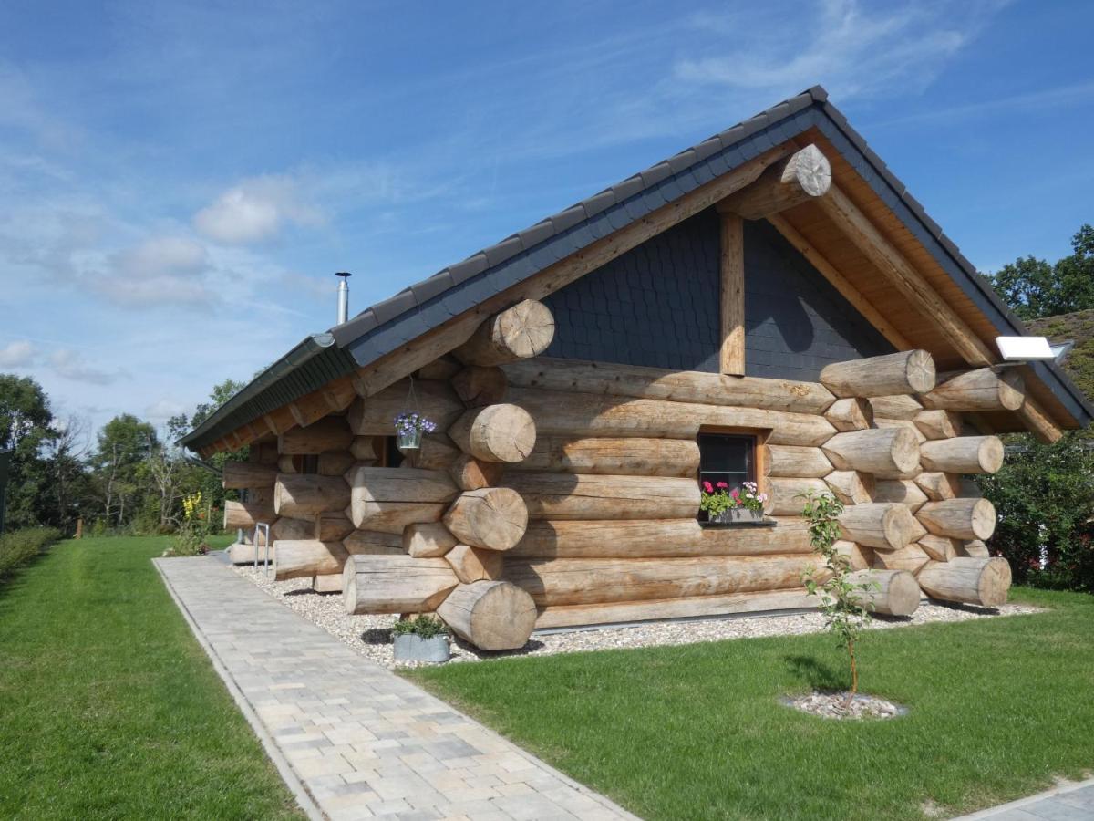 Groß Nemerow Naturstammhaus Tollensesee מראה חיצוני תמונה